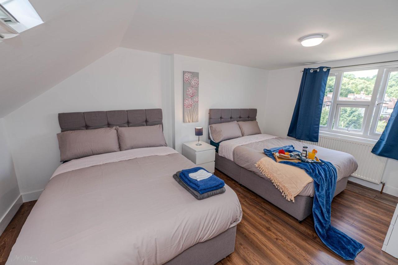 4 Bedrooms,2 Bathrooms House With Free Parking Plumstead  Ngoại thất bức ảnh