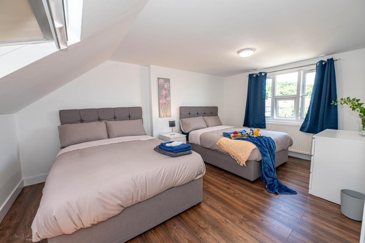 4 Bedrooms,2 Bathrooms House With Free Parking Plumstead  Ngoại thất bức ảnh